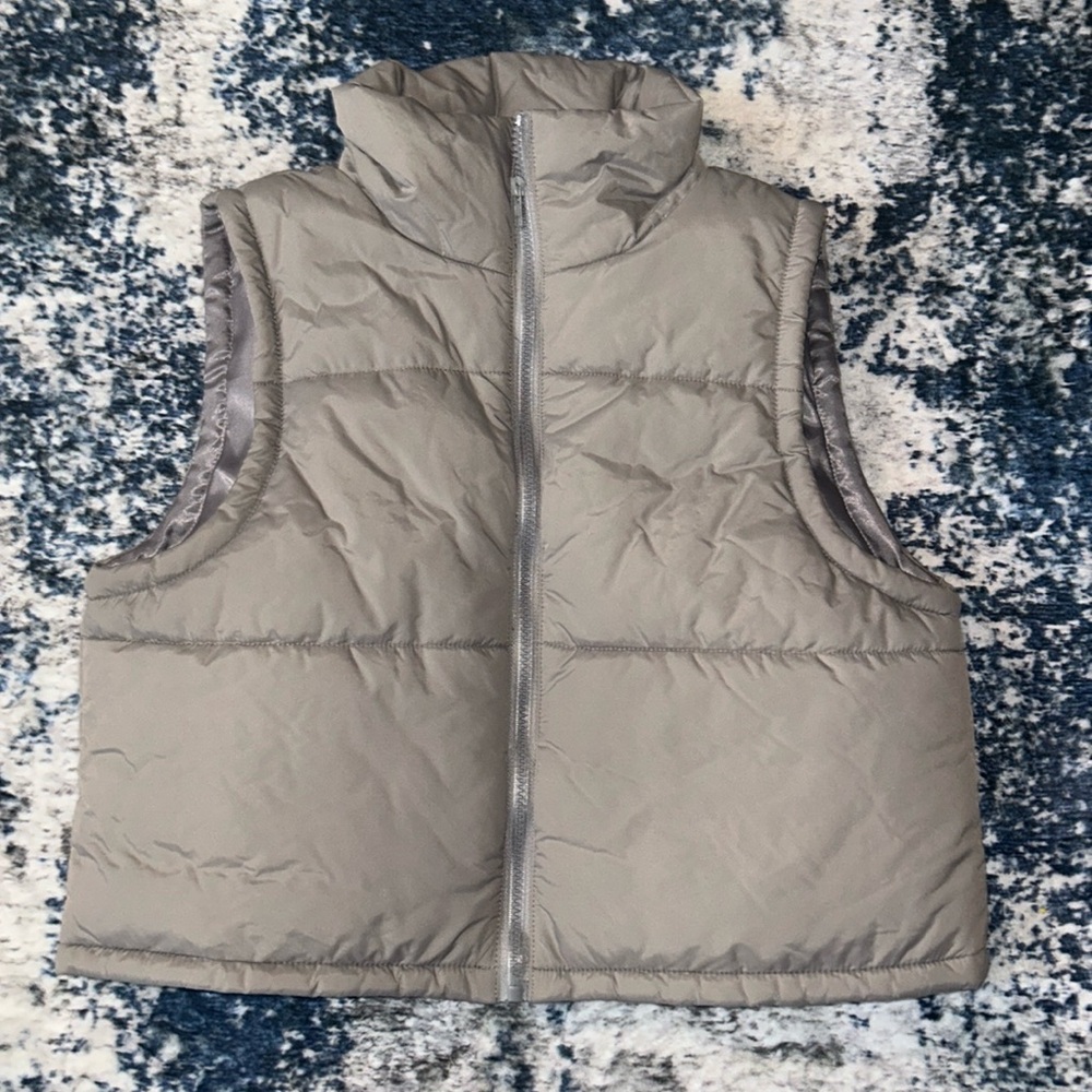 Cropped vest